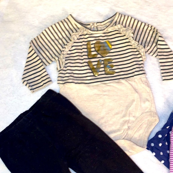 2 baby outfits - Picture 2 of 6